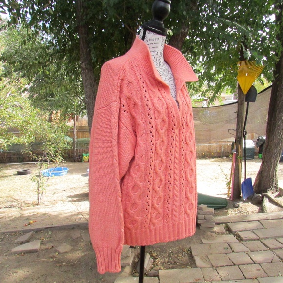 VENUS Women's Big Peach Knit Sweater - Picture 3 of 4